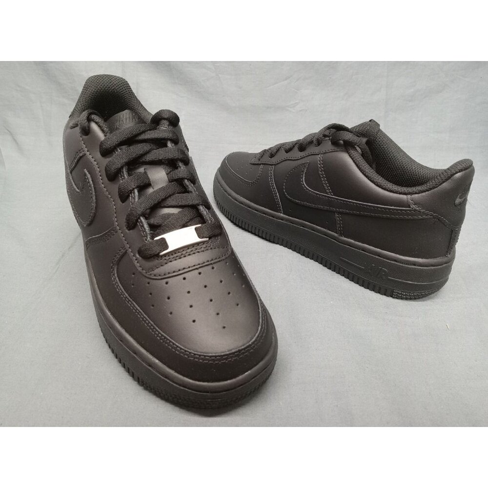 Nike Air Force 1 LE (GS) Sneakers Triple Black Boys Size 6 NEW NO BOX!